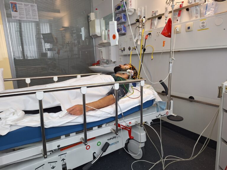 Mehr über den Artikel erfahren Teil 1. Erst wurde es schwarz, dann sah ich doppelt und plötzlich konnte ich nicht mehr sprech… spre.. sss..?!